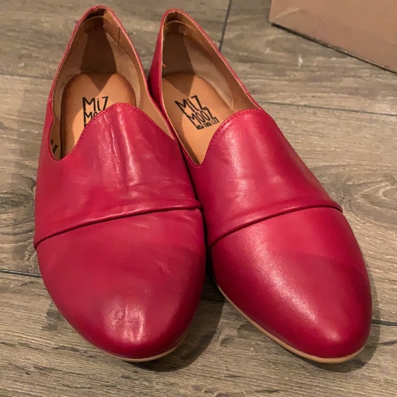 Red flat shoes - Picture 5 of 5